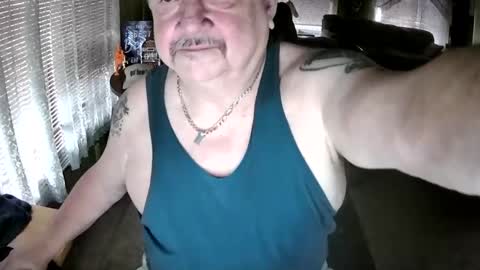 Snapshot of littled83057 chatting on 05/24/26, 04:12 Littled83057 online show from 05/24/26, 04:12