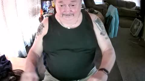 Snapshot of littled83057 chatting on 06/12/26, 07:13 Littled83057 online show from 06/12/26, 07:13