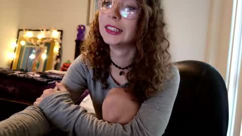 littledeathtrap online show from 09/09/25, 06:40