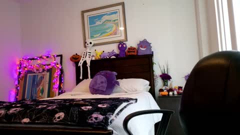 littledeathtrap online show from 11/06/25, 08:21