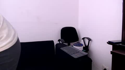 Manu online show from 09/15/25, 07:58