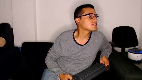 Manu online show from 09/17/25, 02:57