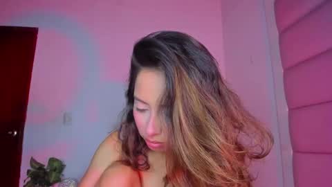 littlee_emma_ online show from 09/10/25, 03:06