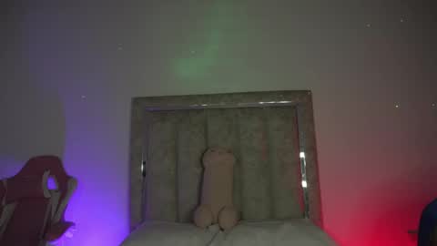 Snapshot of littlee_emma_ chatting on 05/27/26, 12:18 littlee_emma_ online show from 05/27/26, 12:18