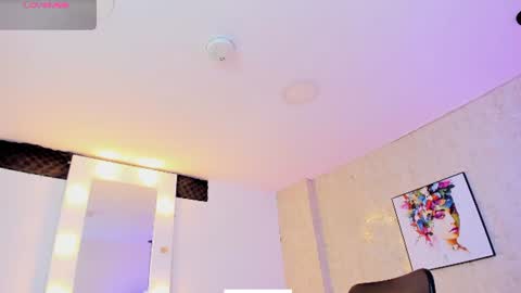 Snapshot of littlee_mia chatting on 07/03/26, 12:44 littlee_mia online show from 07/03/26, 12:44