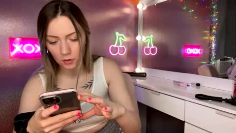 Snapshot of littleemommaa23 chatting on 02/28/25, 04:10 LittleMomma online show from 02/28/25, 04:10