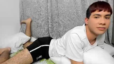 Snapshot of littlejames_ chatting on 06/11/26, 01:38 James online show from 06/11/26, 01:38