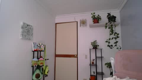 Laksmi online show from 04/17/26, 10:02