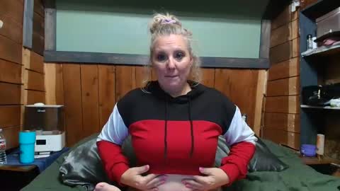 lisanixs online show from 04/19/26, 02:33