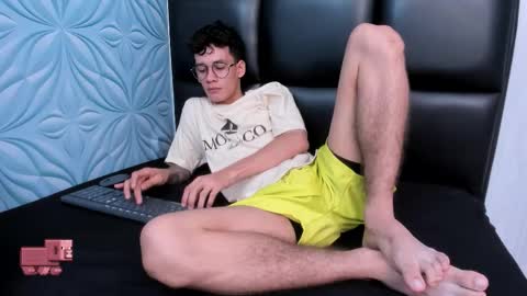 Snapshot of littlemax23 chatting on 10/08/25, 12:58 MAX online show from 10/08/25, 12:58