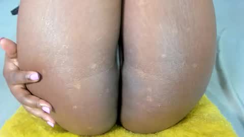 Snapshot of littlemissdirty1 chatting on 09/11/25, 11:27 senga online show from 09/11/25, 11:27