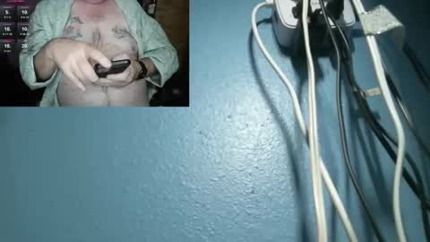 Snapshot of littlepervy chatting on 12/25/24, 06:31 littlepervy online show from 12/25/24, 06:31