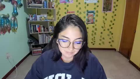 Mia  Wednesday to Sunday 730 am to 1030 am Colombian Hour D online show from 03/03/25, 02:36