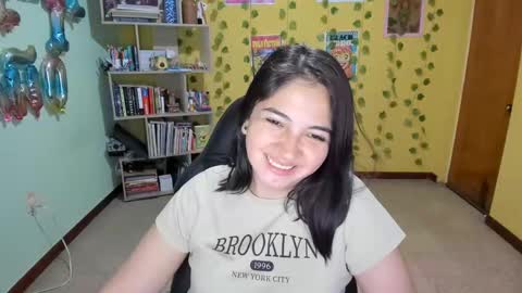 Mia  Wednesday to Sunday 730 am to 1030 am Colombian Hour D online show from 03/09/25, 07:48