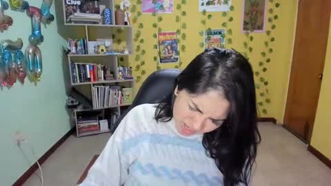 Mia  Wednesday to Sunday 730 am to 1030 am Colombian Hour D online show from 03/10/25, 03:56