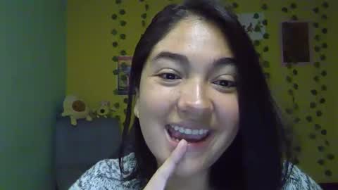 Mia  Wednesday to Sunday 730 am to 1030 am Colombian Hour D online show from 11/12/25, 05:08