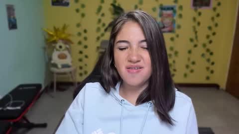 Mia  Wednesday to Sunday 730 am to 1030 am Colombian Hour D online show from 02/20/26, 04:09