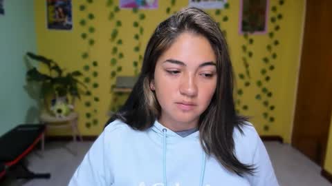 Mia  Wednesday to Sunday 730 am to 1030 am Colombian Hour D online show from 03/16/26, 02:39