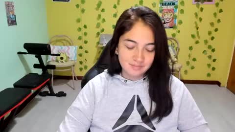 Snapshot of littleprety6969 chatting on 06/14/26, 10:45 Mia Wednesday to Sunday 730 am to 1030 am Colombian Hour D online show from 06/14/26, 10:45