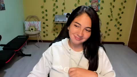 Snapshot of littleprety6969 chatting on 07/23/26, 02:20 Mia Wednesday to Sunday 730 am to 1030 am Colombian Hour D online show from 07/23/26, 02:20