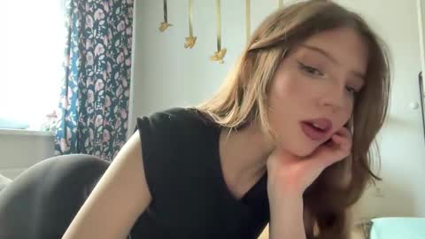 littleprincess3000 online show from 04/25/26, 01:03
