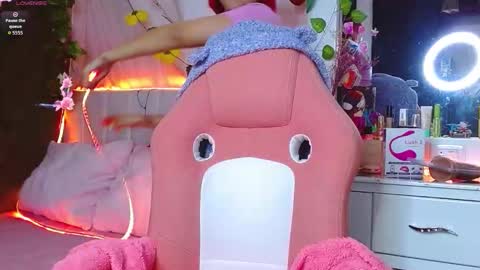 Snapshot of littlerouse_ chatting on 11/06/25, 02:12 Ruby Rouse online show from 11/06/25, 02:12