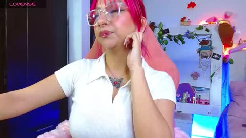 Snapshot of littlerouse_ chatting on 02/11/26, 06:29 Ruby Rouse online show from 02/11/26, 06:29