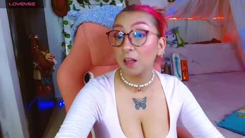Snapshot of littlerouse_ chatting on 05/20/26, 08:20 Ruby Rouse online show from 05/20/26, 08:20