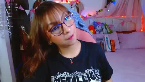 Snapshot of littlerouse_ chatting on 07/23/26, 08:56 Ruby Rouse online show from 07/23/26, 08:56