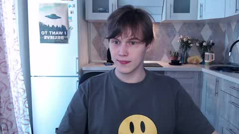 Snapshot of littlesadcabbage chatting on 05/05/26, 12:13 Sonnenschein online show from 05/05/26, 12:13