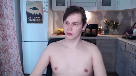 Snapshot of littlesadcabbage chatting on 05/30/26, 03:14 Sonnenschein online show from 05/30/26, 03:14