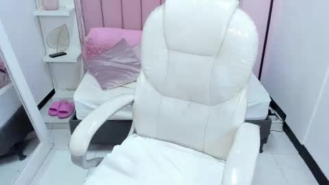  sofii  online show from 10/06/25, 11:02