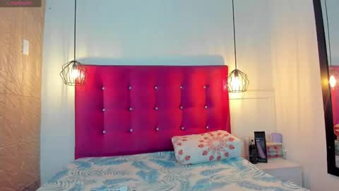 littlesophiie_ online show from 02/19/25, 11:17