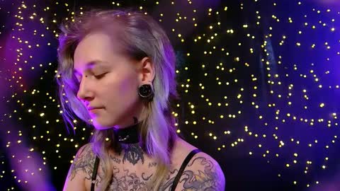 Niki  free tg channel with some photos gifs and info about streams  online show from 02/12/26, 06:08