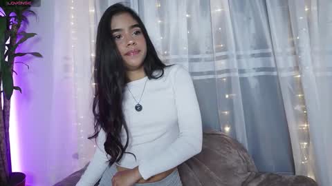 littletammy_ online show from 09/30/25, 12:32