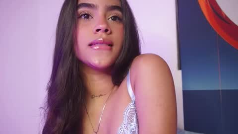 littletammy_ online show from 11/30/25, 02:43