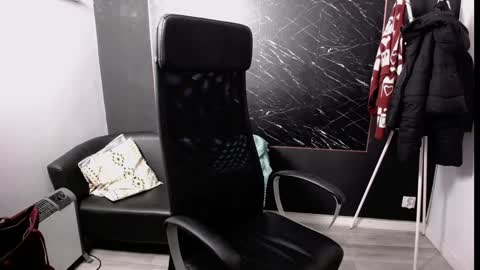 Snapshot of littleviki_ chatting on 01/27/25, 06:09 Viki online show from 01/27/25, 06:09