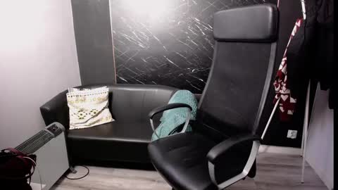 Snapshot of littleviki_ chatting on 02/10/25, 06:09 Viki online show from 02/10/25, 06:09