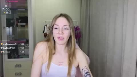 Eliana online show from 03/04/25, 02:10