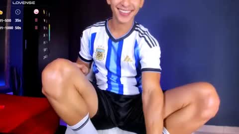 Snapshot of liuscast_22 chatting on 06/17/26, 01:56 Luis Castro online show from 06/17/26, 01:56