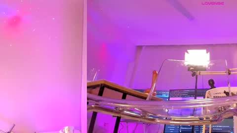 Snapshot of live_sherry chatting on 10/14/25, 08:31 angel eyees online show from 10/14/25, 08:31