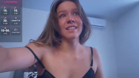 Luna online show from 10/13/25, 02:55