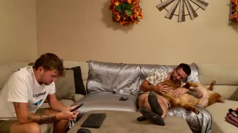 Snapshot of livenull chatting on 09/15/25, 02:33 Jay online show from 09/15/25, 02:33