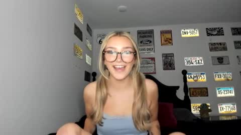 Livvy online show from 11/12/25, 02:56