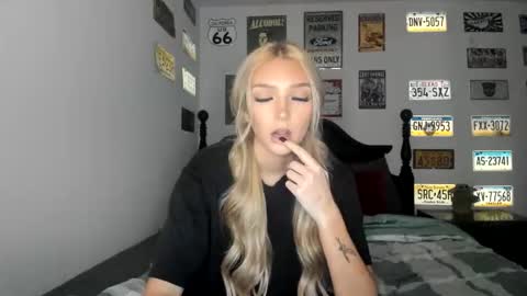 Livvy online show from 02/03/26, 06:11