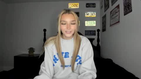 Livvy online show from 03/25/26, 04:51