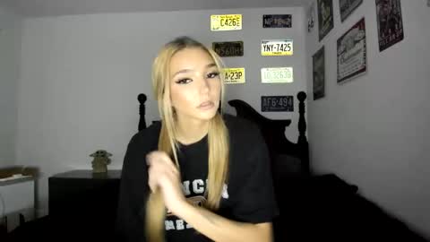 Livvy online show from 04/07/26, 04:13