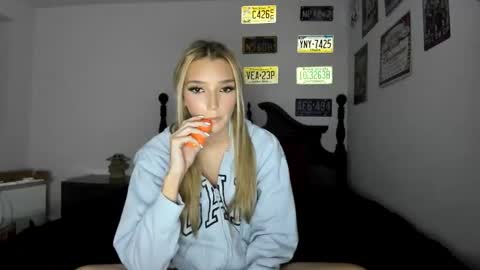 Livvy online show from 04/09/26, 04:45