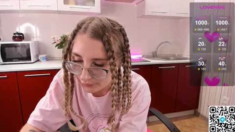 My name is Livy Nice to meet you  Thumbs up please its important online show from 11/20/25, 06:40