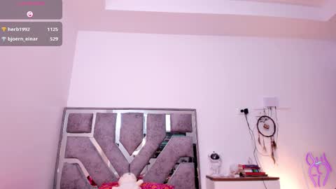 Vanessa online show from 02/26/25, 06:00